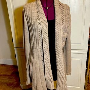Adorable XS sweater in excellent condition.